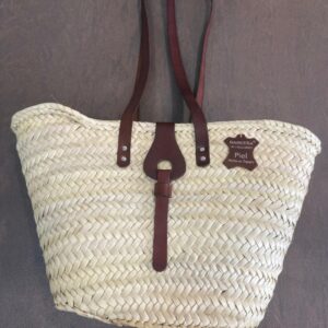 Capazo con solapa de cuero y asas largas marrón